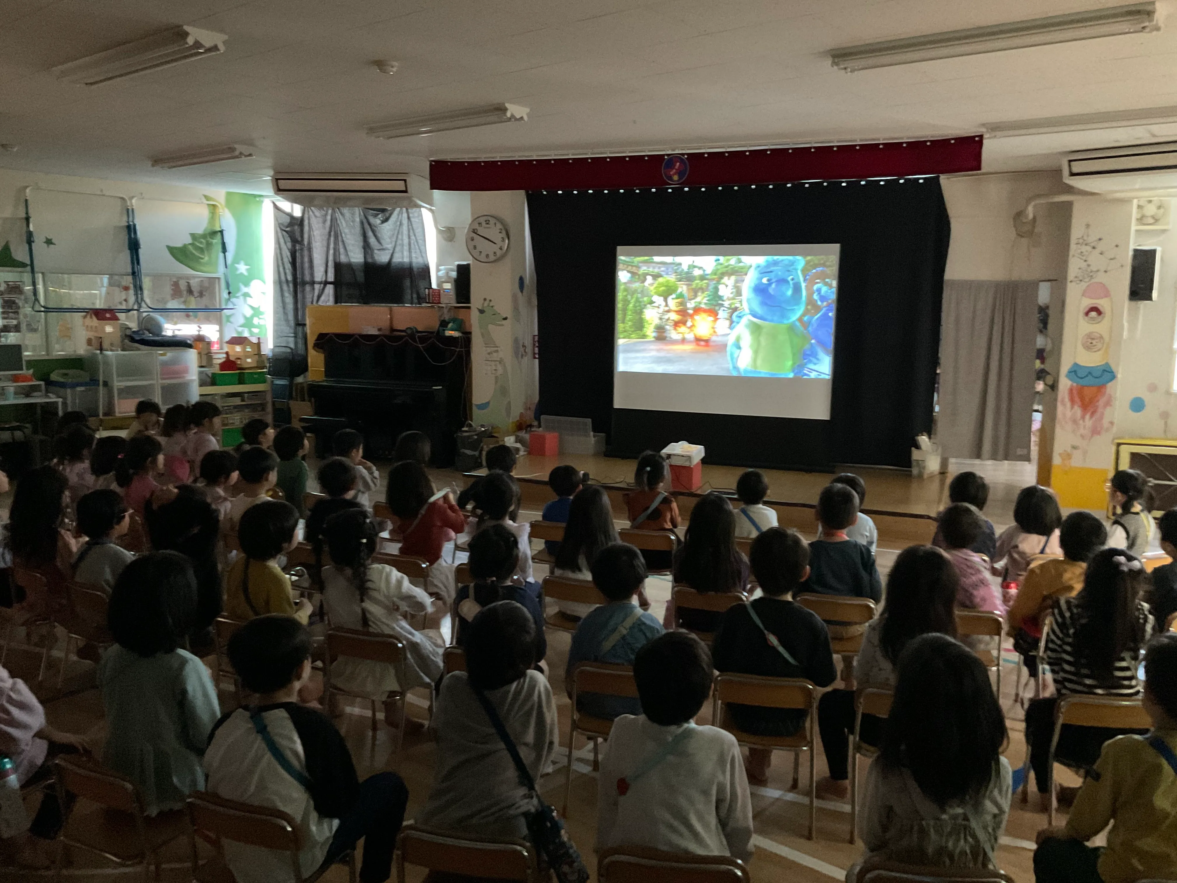 映画館ごっこ